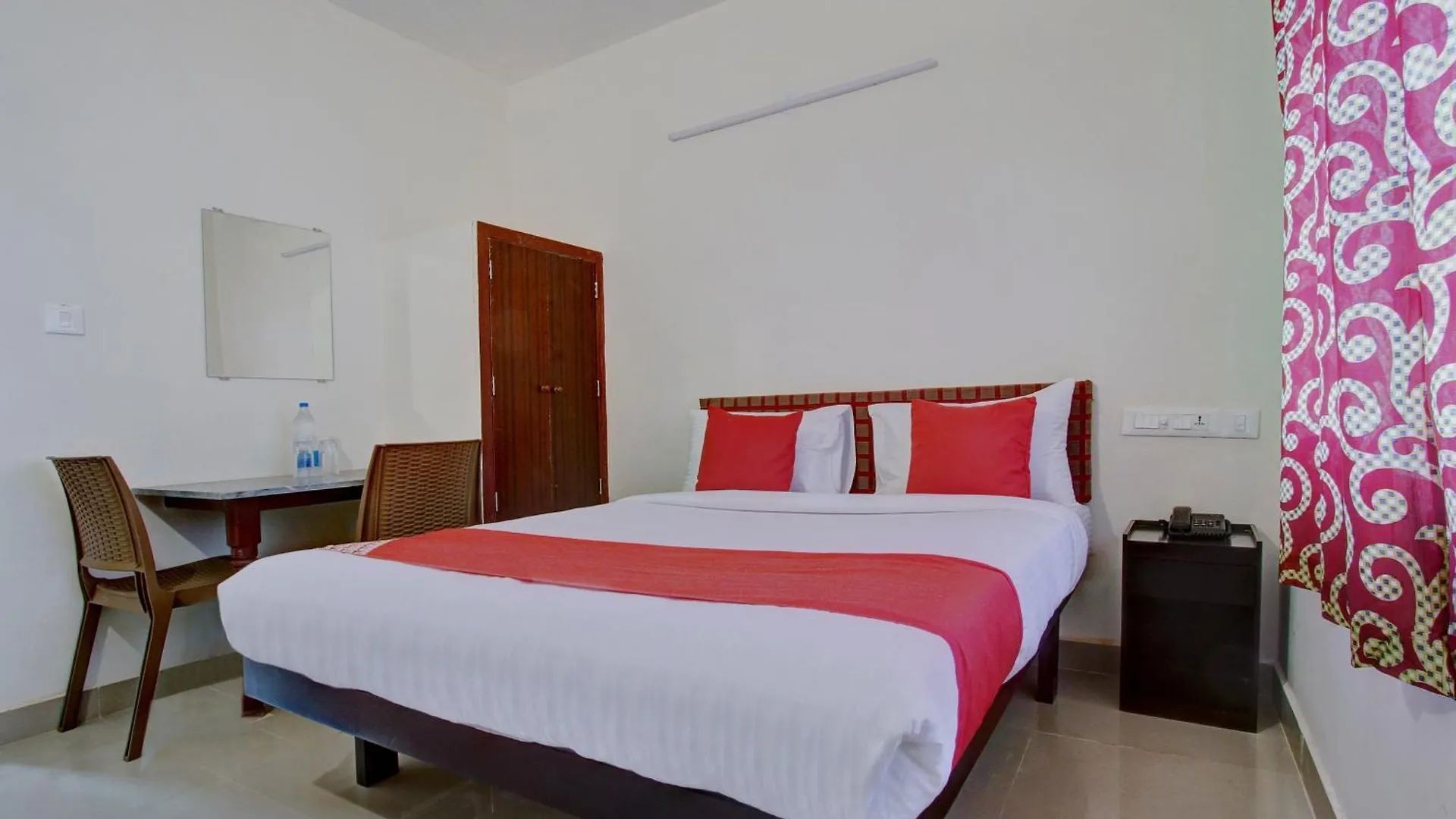 Hotel O Century Park Kasaragod