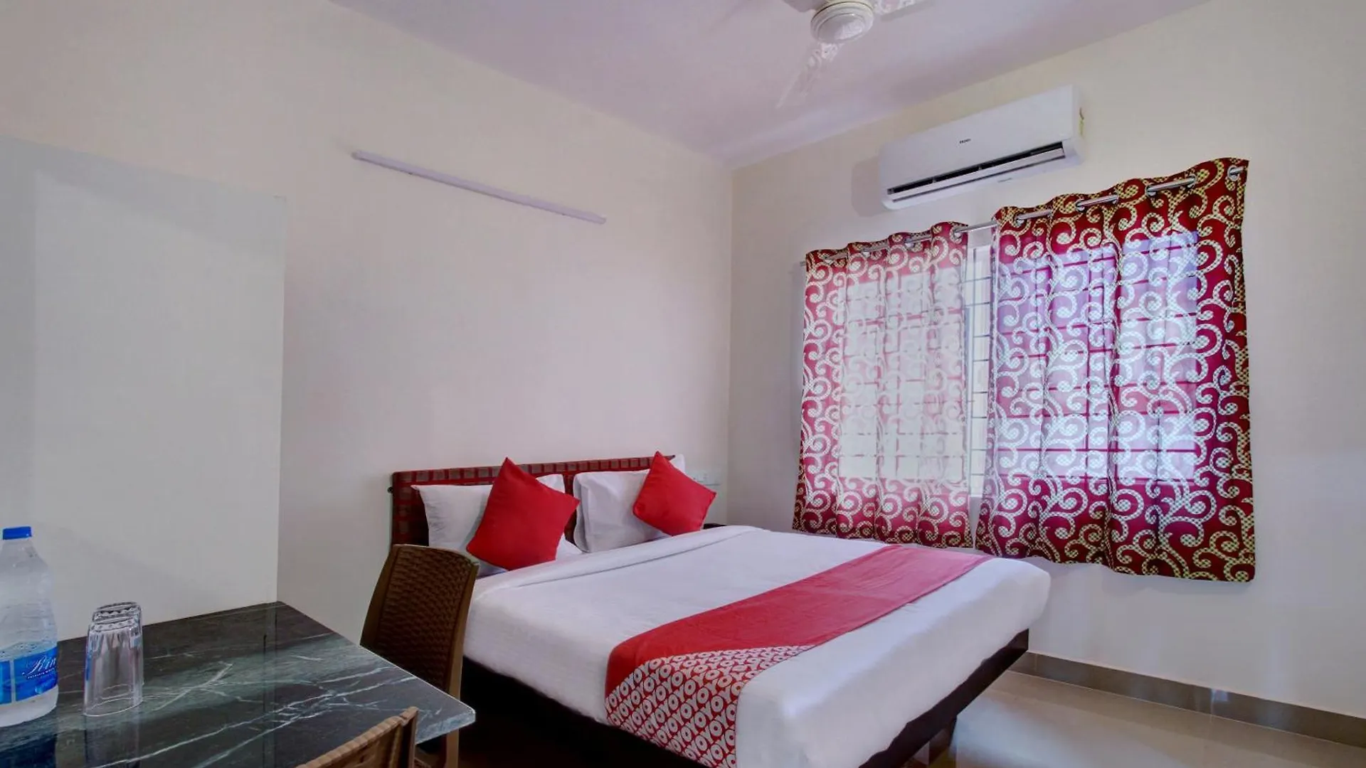Hotel O Century Park Kasaragod