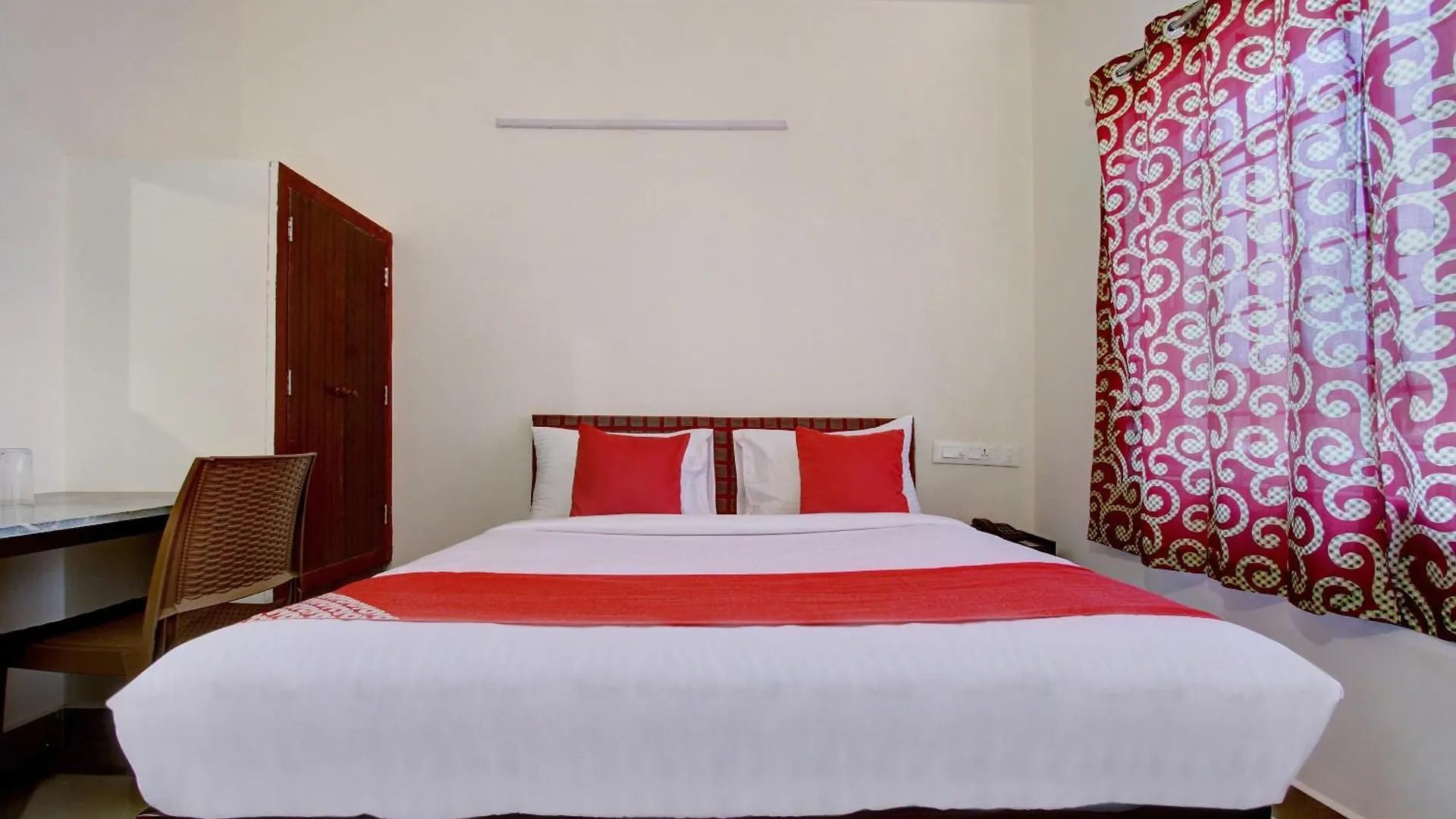 Hotel O Century Park Kasaragod