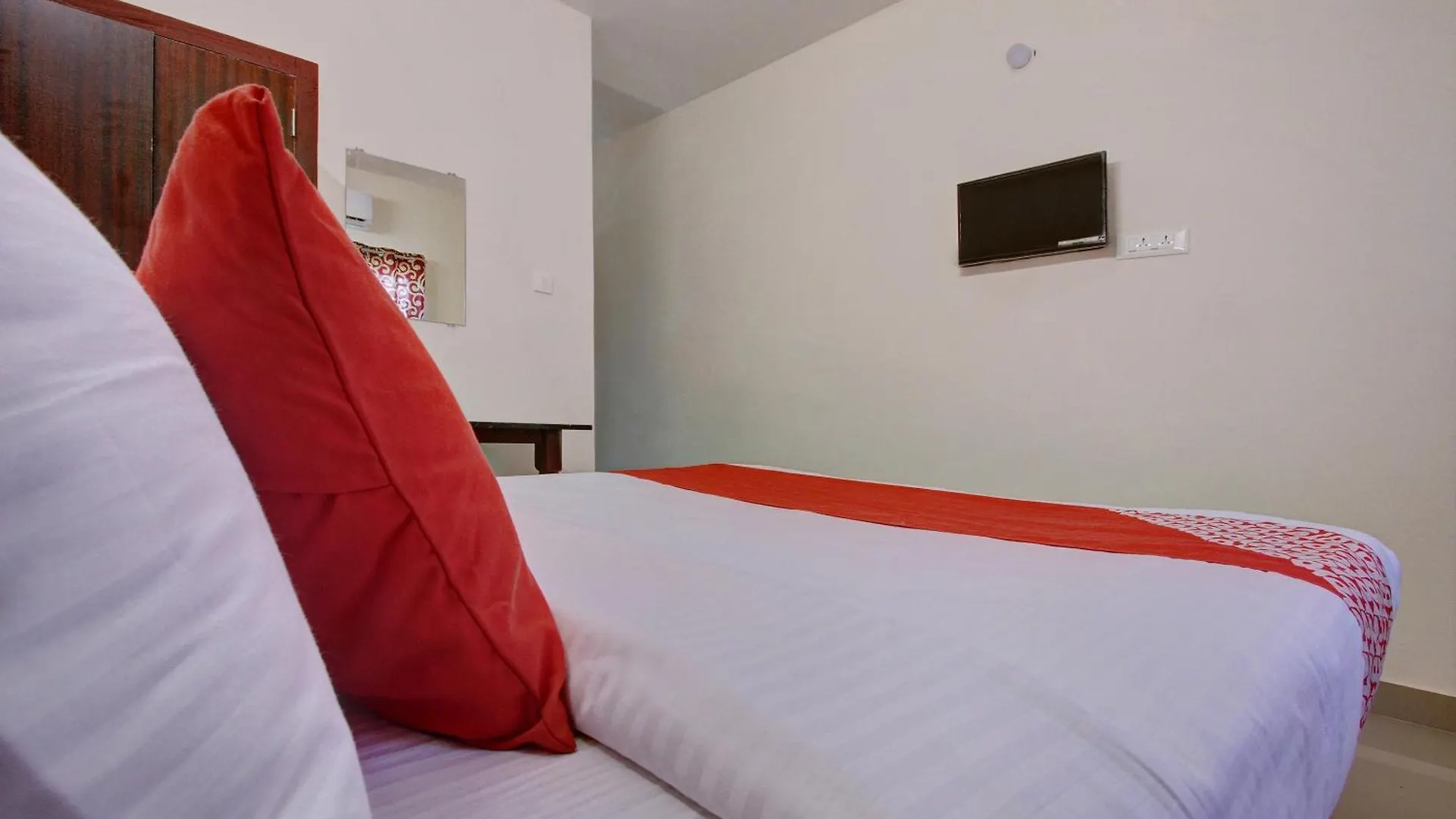 ****  Hotel O Century Park Kasaragod India