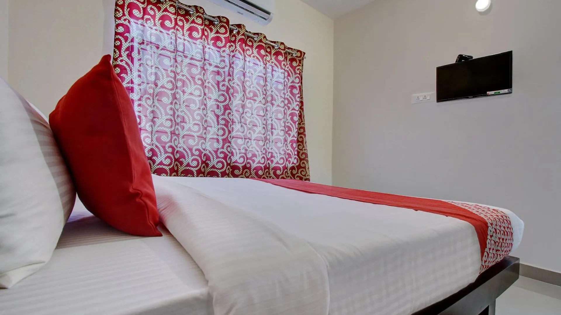 Hotel O Century Park Kasaragod